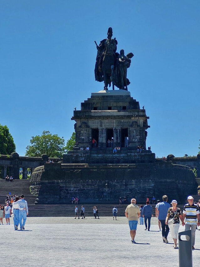 Kaiser-Wilhelm-Denkmal, Koblenz, Deutsches Eck